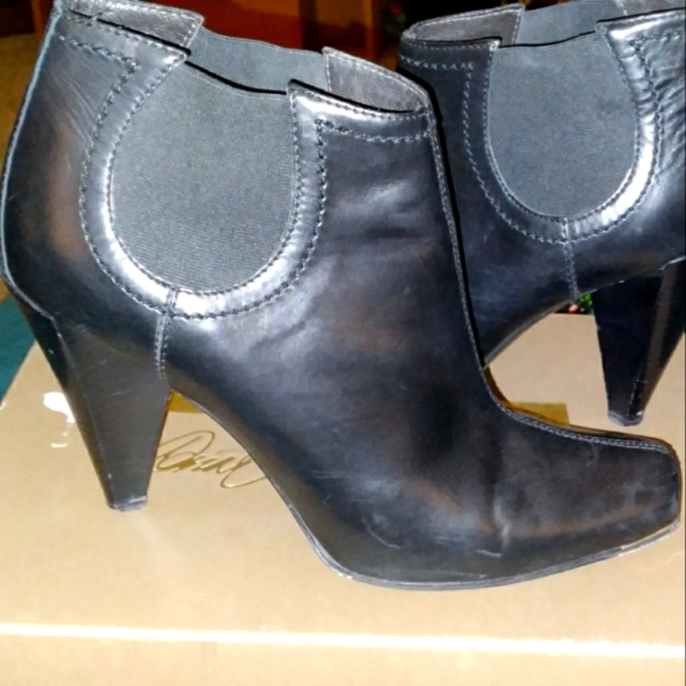 Vintage Donald J Pliner ankle boots